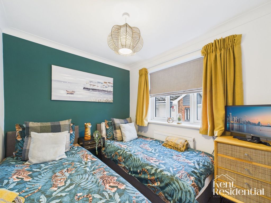 Additional image 13 of 4 bed detached bungalow for saleWatson Avenue, Chatham ME5