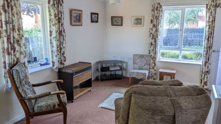 Additional image 2 of 2 bed flat for sale7 Meadow Court, Pewsey SN9