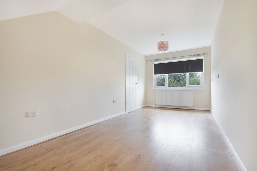 Additional image 14 of 3 bed detached house for saleRoebuck Lane, Buckhurst Hill IG9