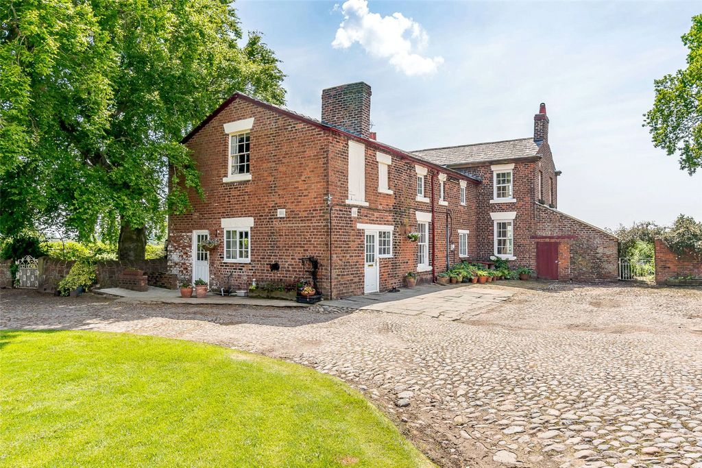 Additional image 4 of 7 bed equestrian for saleBackford, Chester CH2