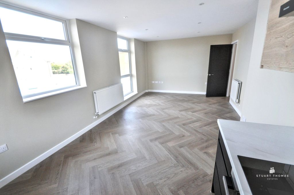 Additional image 8 of 1 bed flat for saleLondon Road, Hadleigh, Benfleet SS7