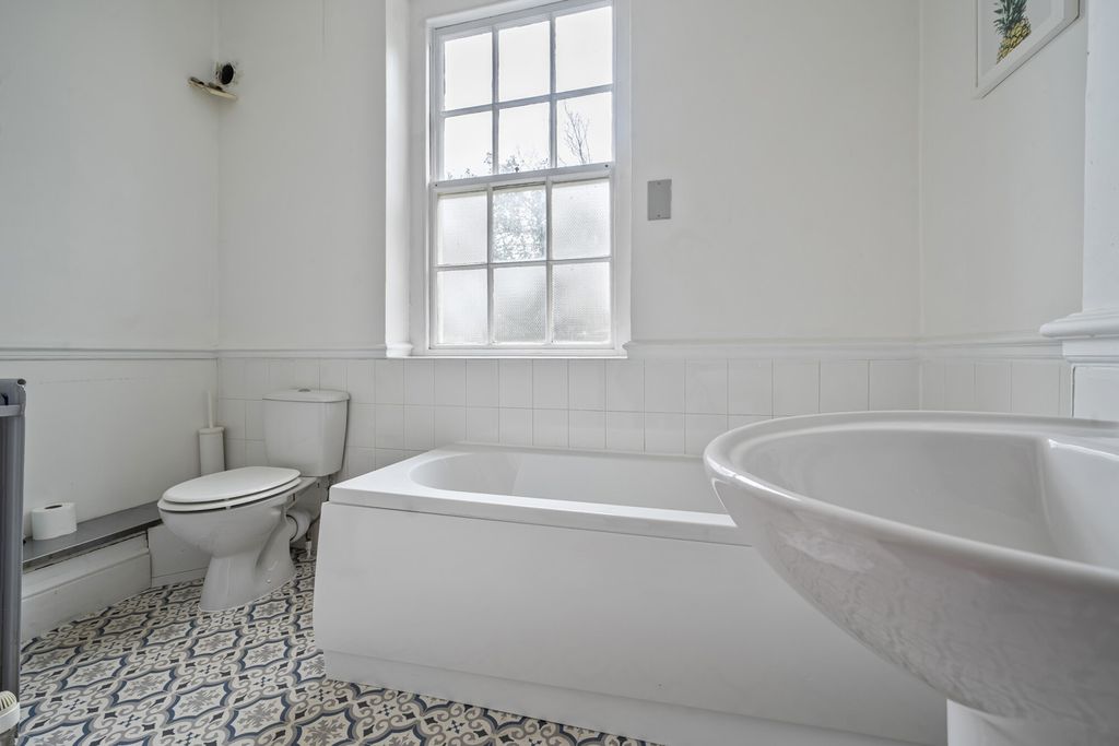 Additional image 6 of 2 bed flat for saleManor Park, Chislehurst BR7