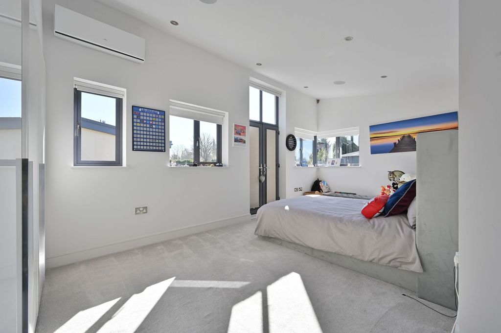 Additional image 26 of 5 bed detached house for saleThe Harlequins, Sandy Lane, Bushey WD23