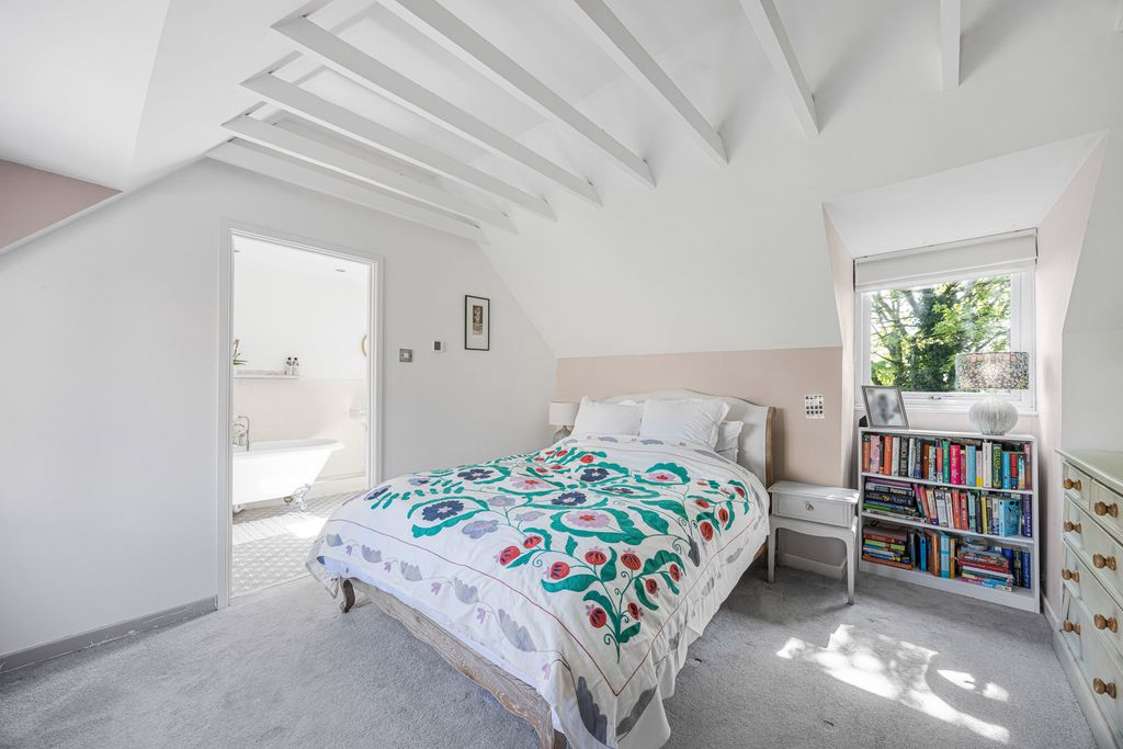 Additional image 13 of 5 bed detached house for saleMorestall Drive, Cirencester, Gloucestershire GL7