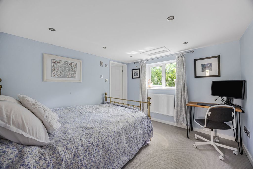 Additional image 10 of 5 bed detached house for saleMorestall Drive, Cirencester, Gloucestershire GL7