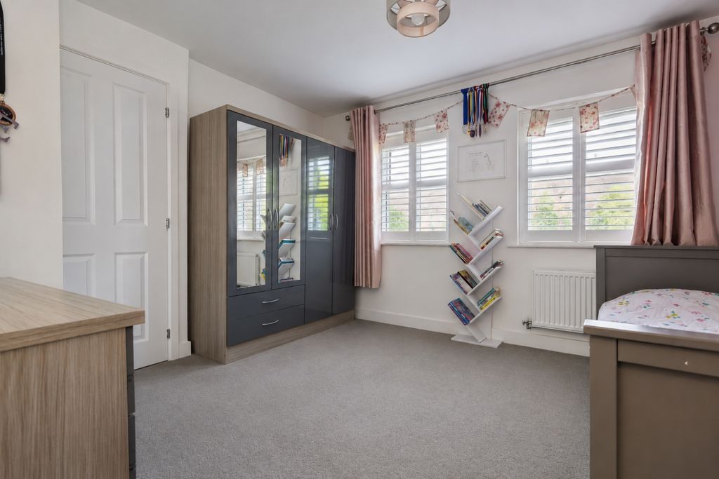 Additional image 23 of 4 bed detached house for sale71 Swinbrook Road, Carterton OX18