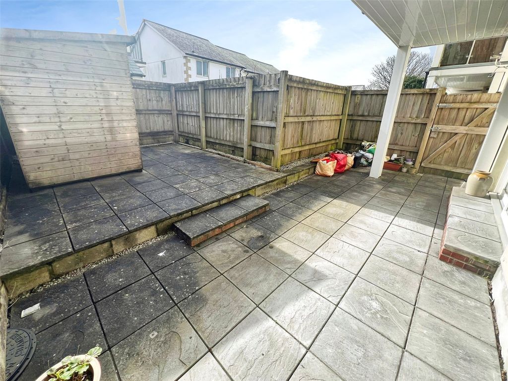 Additional image 4 of 2 bed flat for saleNorth Parade, Camborne, Cornwall TR14