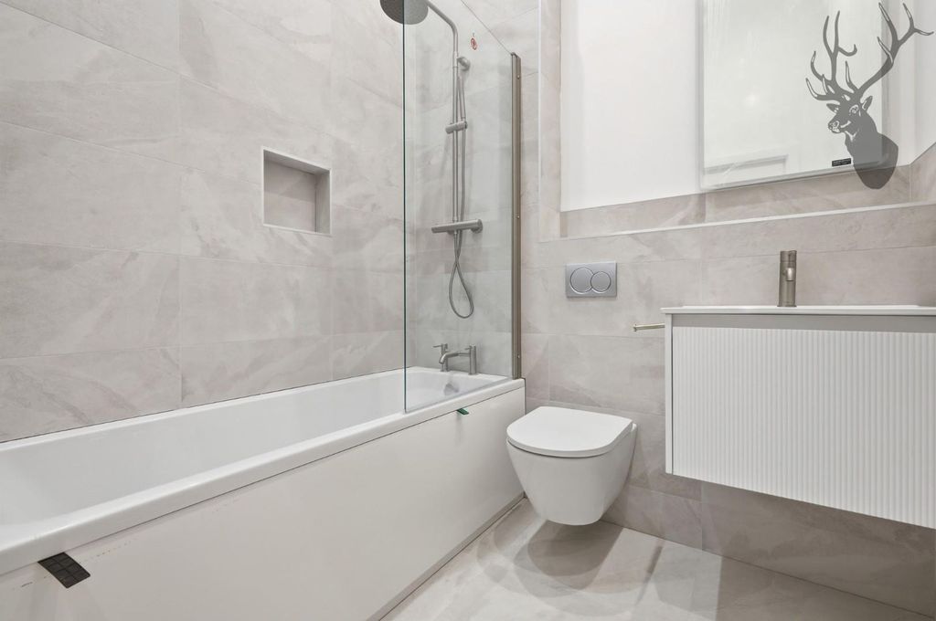 Additional image 12 of 2 bed flat for saleThe Oaks, Chigwell IG7