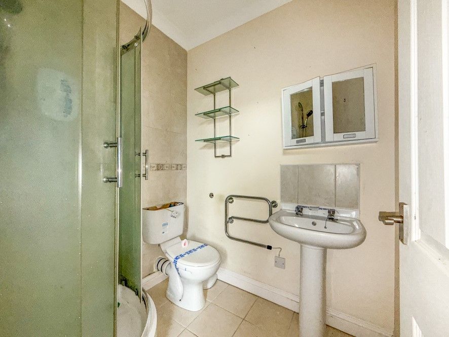 Additional image 10 of 1 bed flat for saleFlat 2, 12 Fore Street, Callington, Cornwall PL17