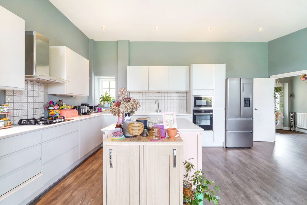 Additional image 17 of 2 bed flat for salePoulter Park, Bishopsford Road, Morden SM4