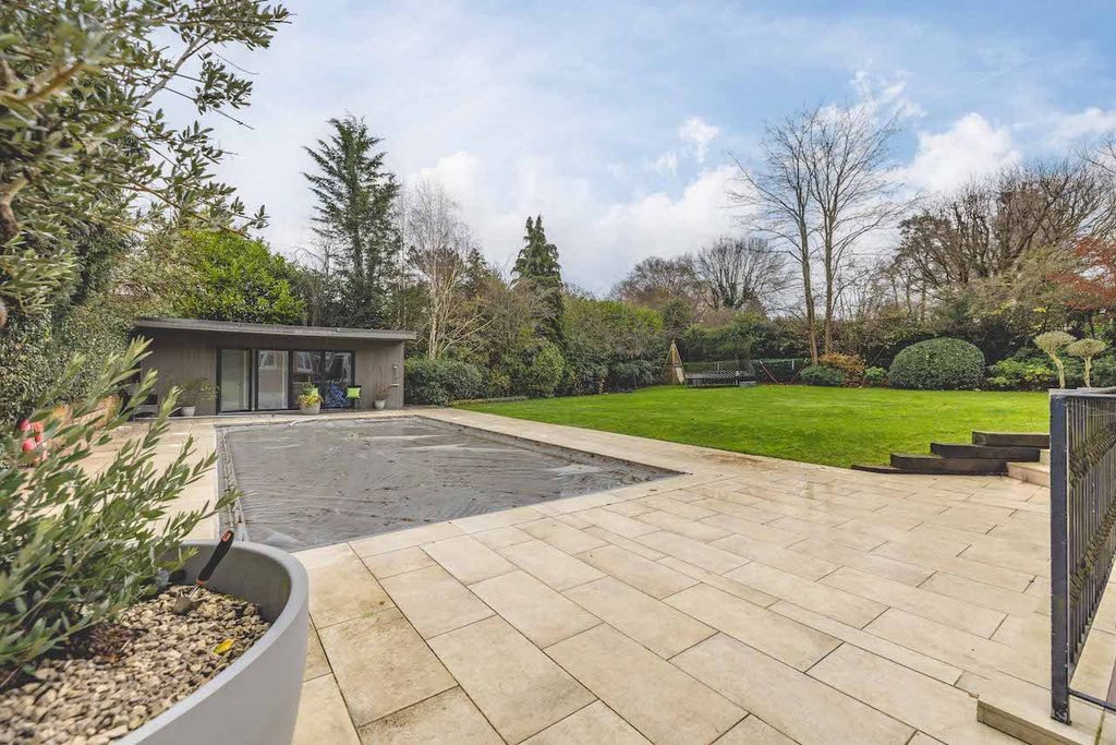 Additional image 29 of 6 bed detached house for saleBurtons Way, Chalfont St Giles HP8