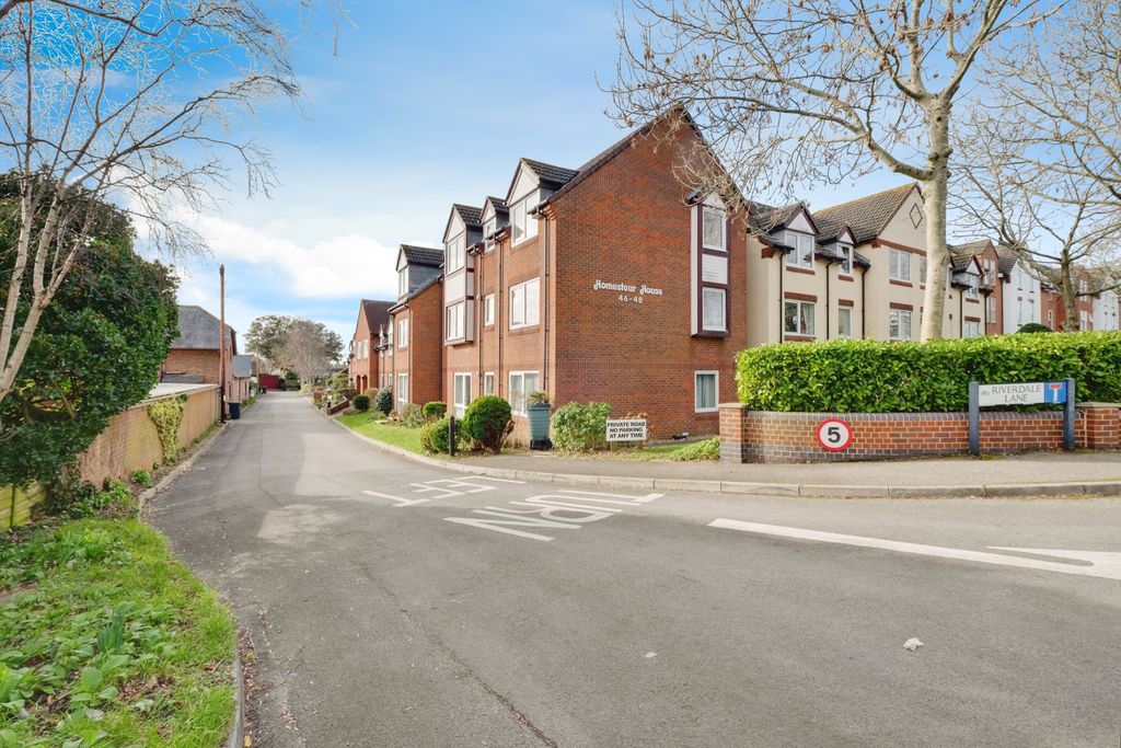 Additional image 2 of 1 bed flat for saleHomestour House, Christchurch BH23