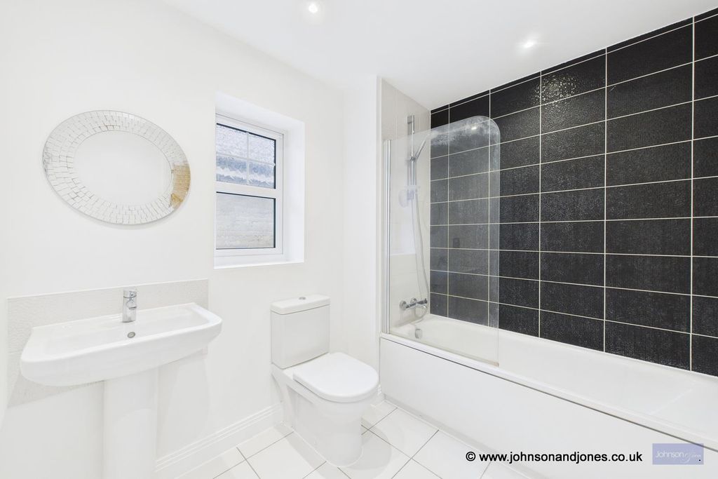 Additional image 19 of 4 bed detached house for saleKingfisher Close, Chertsey KT16