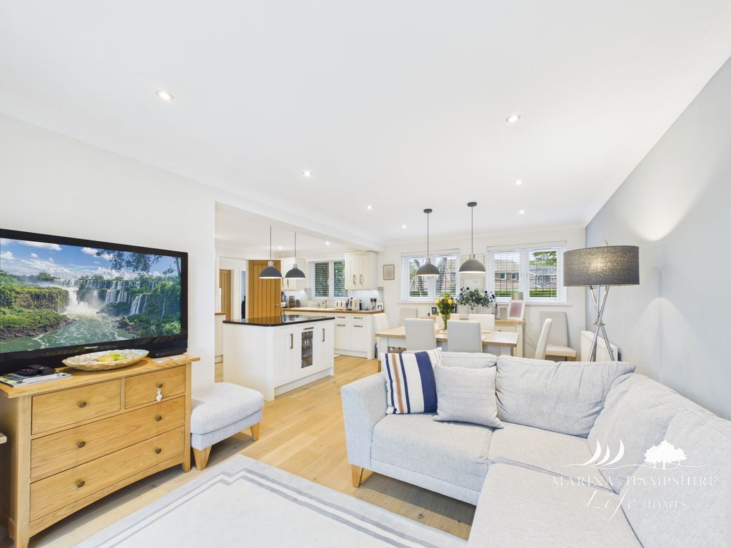 Additional image 14 of 4 bed detached house for saleDunstan Close, Chichester PO19