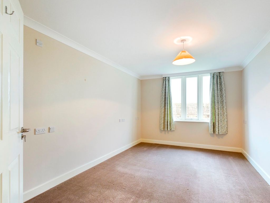 Additional image 5 of 2 bed flat for saleFlat, The Paddocks, Shipton Road, Milton-Under-Wychwood, Chipping Norton OX7