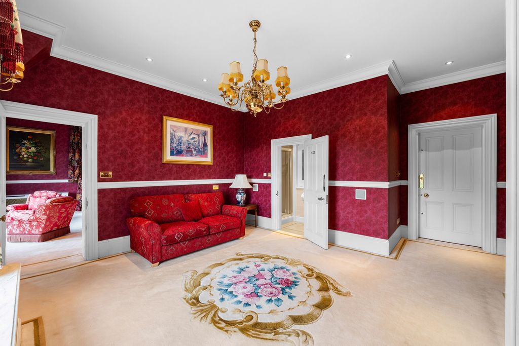 Additional image 18 of 6 bed detached house for saleTupwood Lane, Caterham CR3
