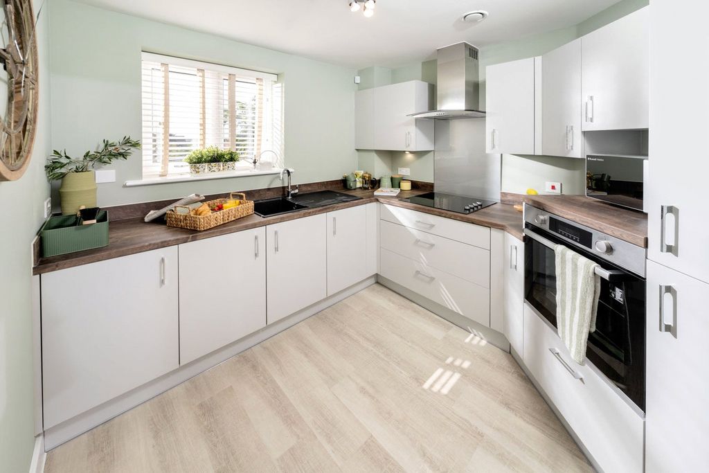 1 bed flat for saleMerchant Avenue, Exmouth, Devon EX8 photo 2
