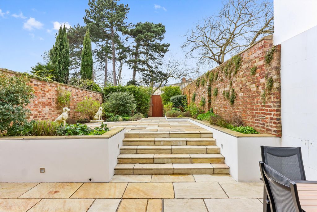 Additional image 4 of 5 bed terraced house for saleLypiatt Terrace, Cheltenham, Gloucestershire GL50
