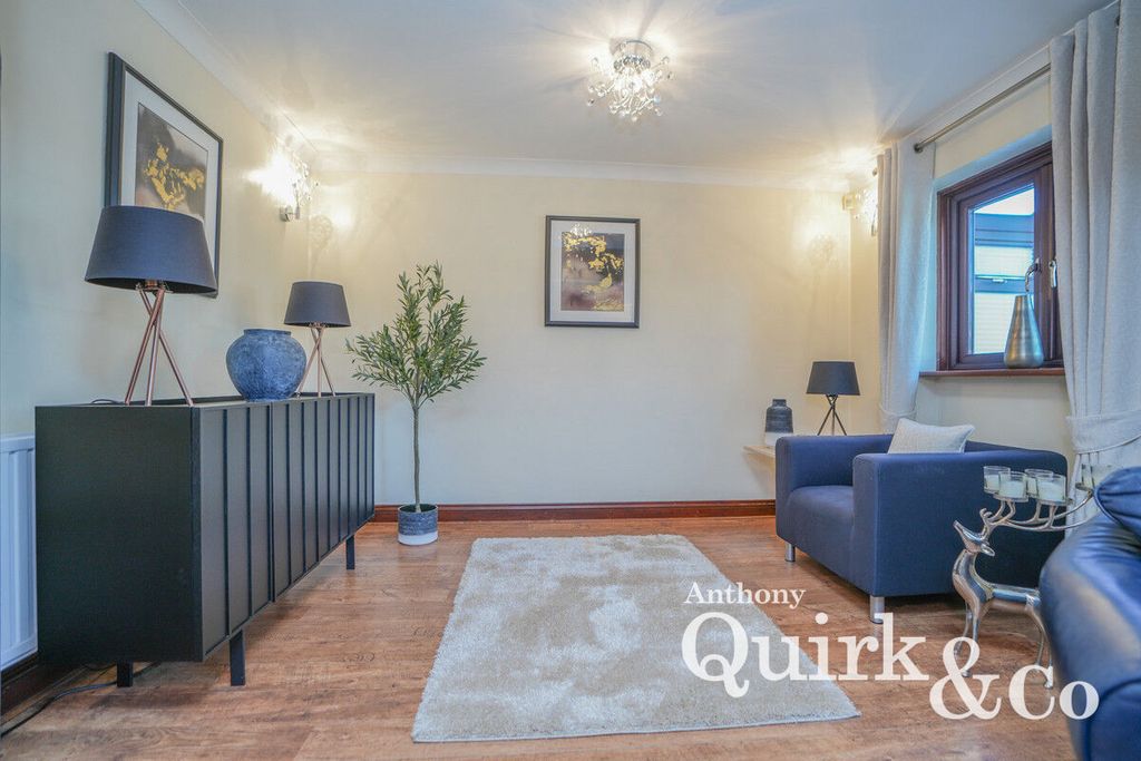 Additional image 9 of 4 bed detached house for saleLarup Avenue, Canvey Island SS8