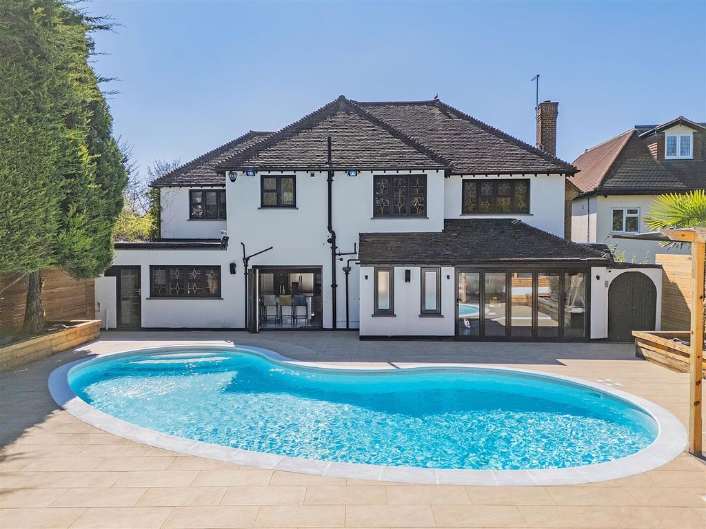 Additional image 30 of 4 bed detached house for saleCourtland Drive, Chigwell IG7