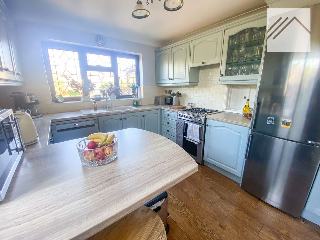Additional image 15 of 4 bed detached house for saleThorpe Leas, Canvey Island SS8