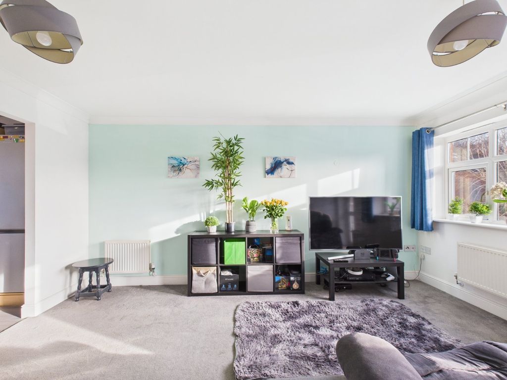 Additional image 2 of 2 bed flat for saleHawkes Court, Chesham, Buckinghamshire HP5