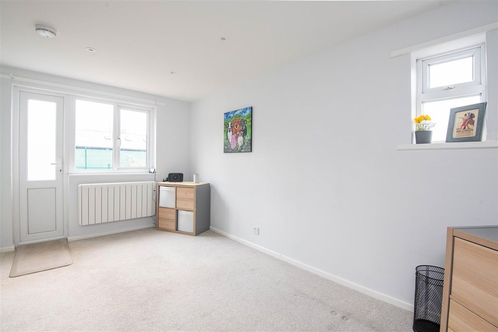 Additional image 5 of 1 bed flat for saleOak Croft, Clayton-Le-Woods, Chorley PR6