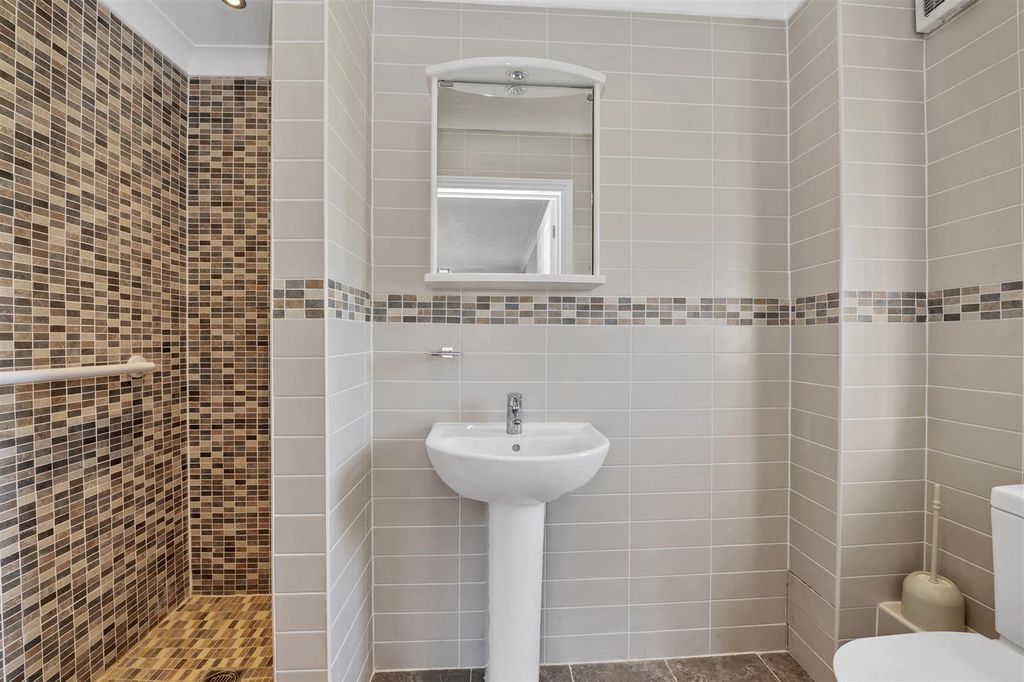Additional image 11 of 3 bed detached bungalow for salePine Leys, Bury St Edmunds IP32