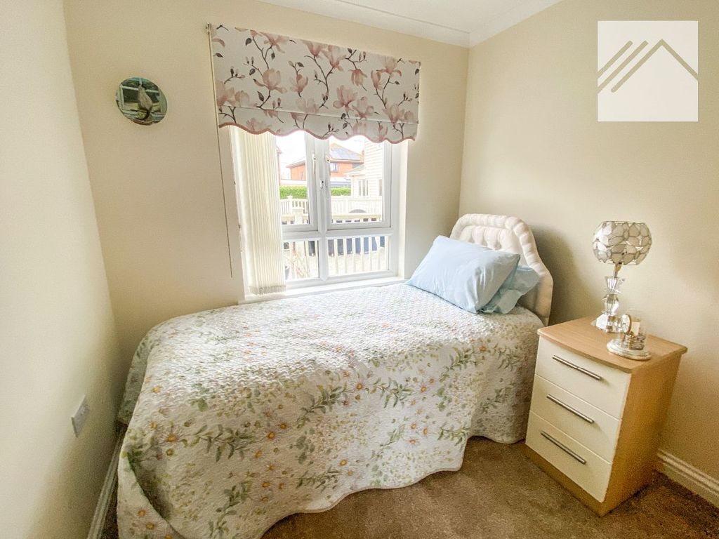 Additional image 6 of 2 bed flat for saleFlat, Hamilton Court, Long Road, Canvey Island SS8
