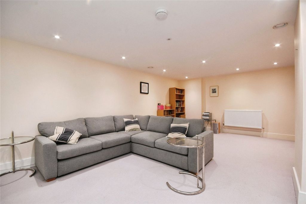 Additional image 14 of 2 bed flat for saleHigh Street, Chelmsford, Essex CM1