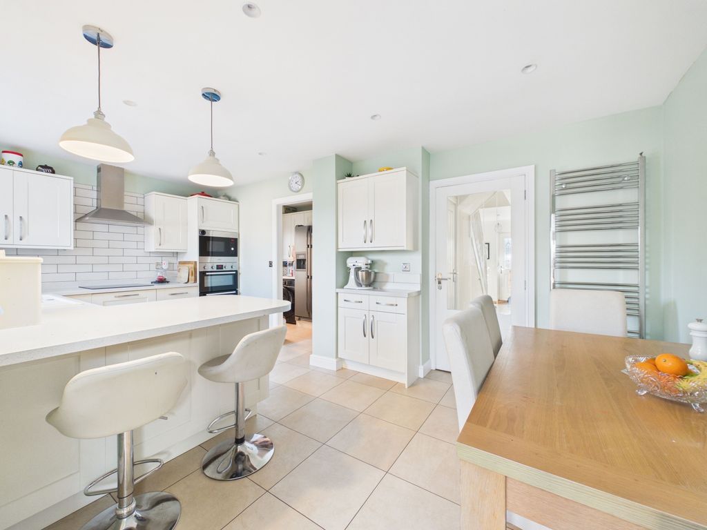 Additional image 13 of 4 bed detached house for saleTelford Close, Castleford, West Yorkshire WF10