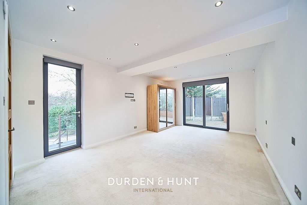 Additional image 15 of 2 bed flat for saleEden Avenue, Chigwell IG7