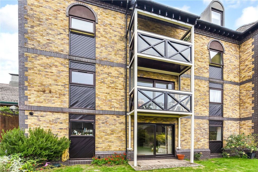 Additional image 17 of 2 bed flat for saleHenty Gardens, Chichester PO19