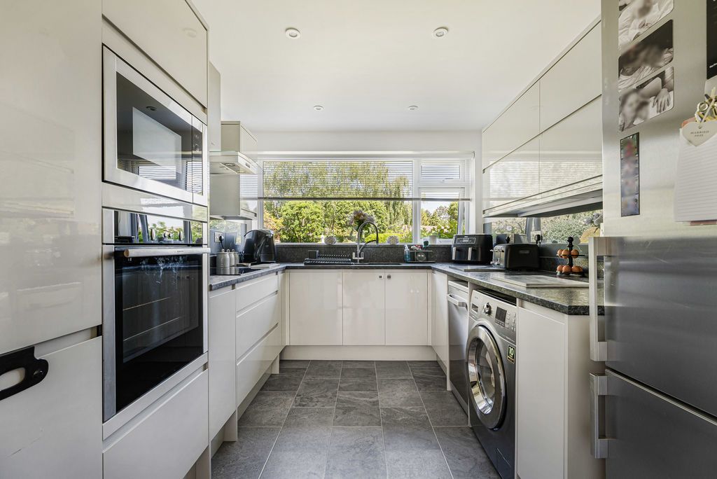 Additional image 4 of 2 bed flat for saleOld Perry Street, Chislehurst BR7