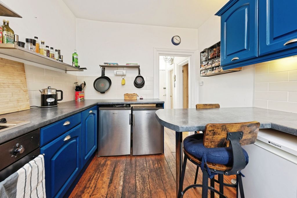 Additional image 15 of 3 bed flat for saleNew Dover Road, Canterbury, Kent CT1