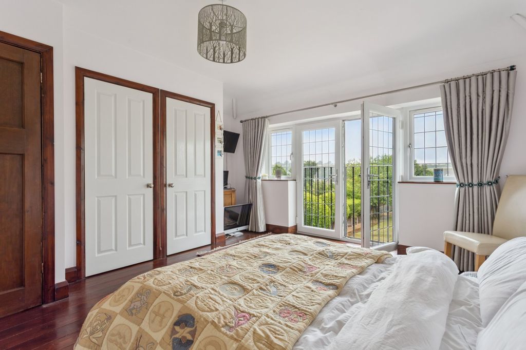 Additional image 16 of 4 bed detached house for saleLowndes Avenue, Chesham, Buckinghamshire HP5