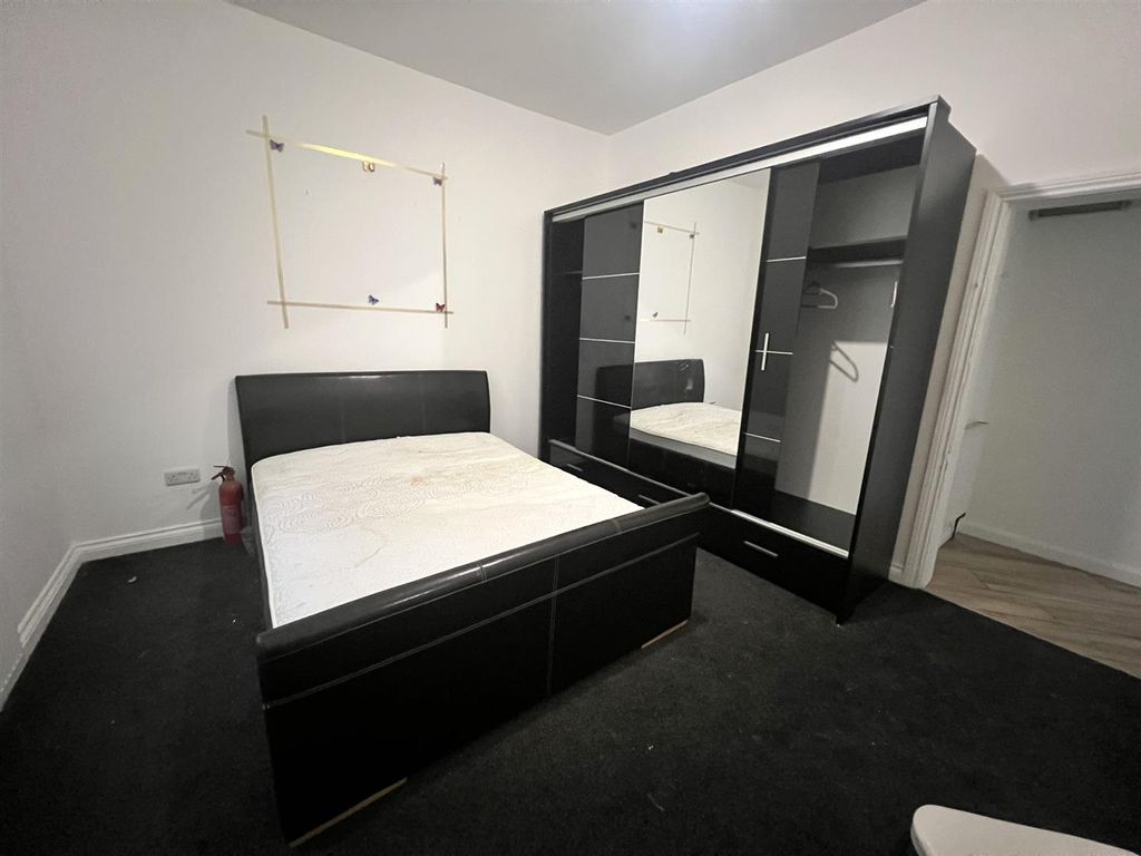 Additional image 9 of Property for saleHigh Street, Cinderford GL14