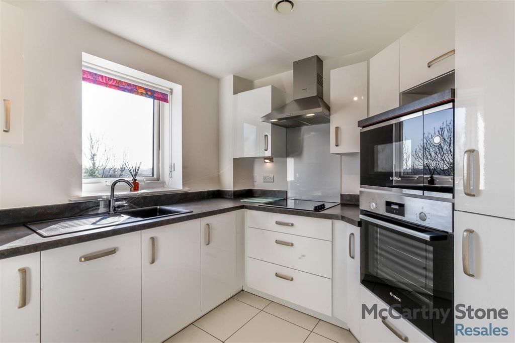 Additional image 9 of 2 bed flat for saleMiami House, Princes Road, Chelmsford, Essex CM2