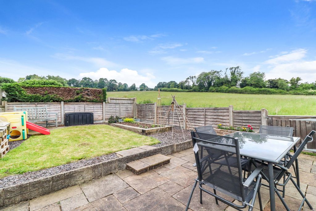 Additional image 20 of 2 bed maisonette for saleDarvell Drive, Chesham HP5