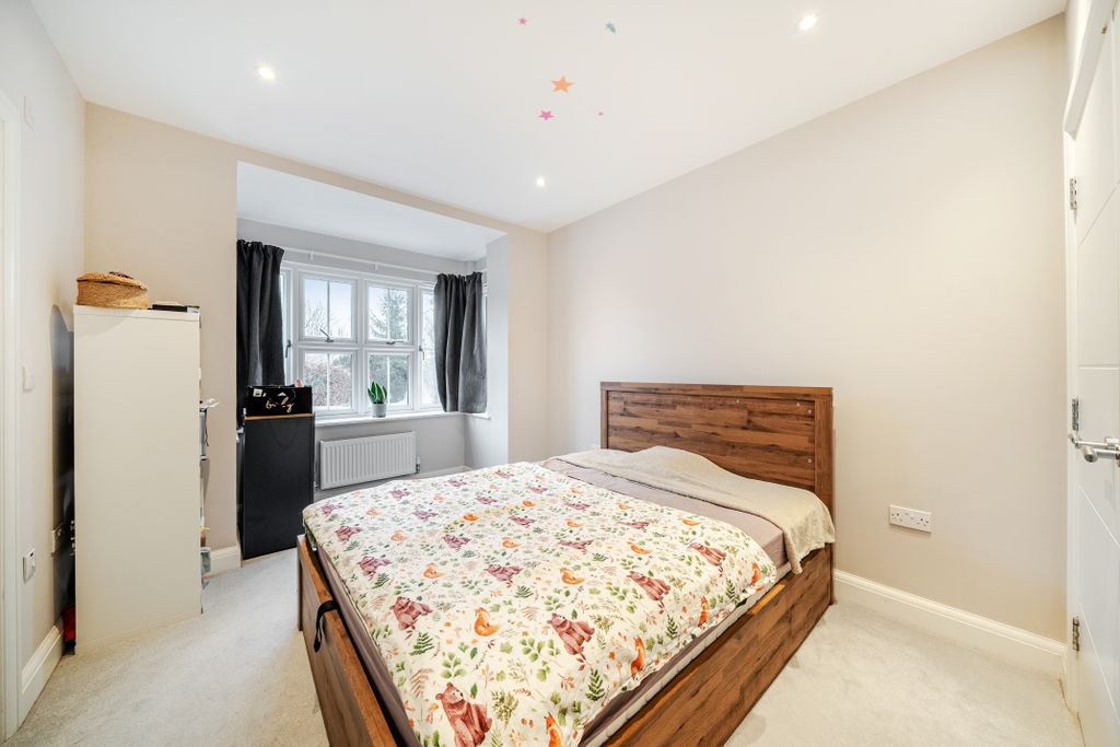 Additional image 12 of 2 bed flat for saleTupwood Lane, Caterham CR3