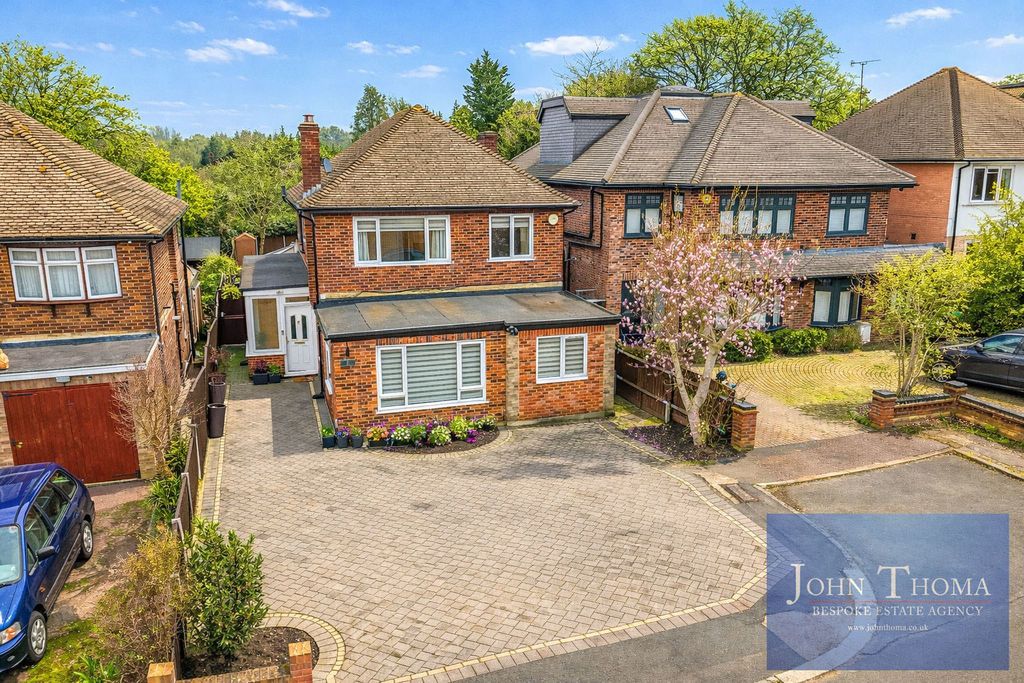 Additional image 27 of 4 bed detached house for saleNew Barns Way, Chigwell IG7