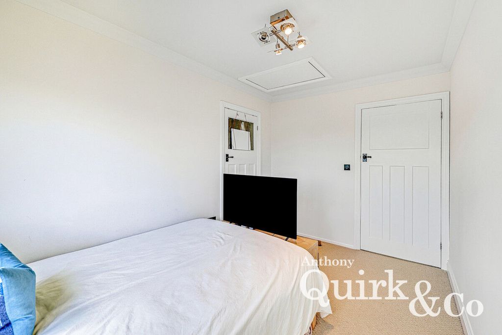 Additional image 26 of 4 bed detached house for saleHannett Road, Canvey Island SS8