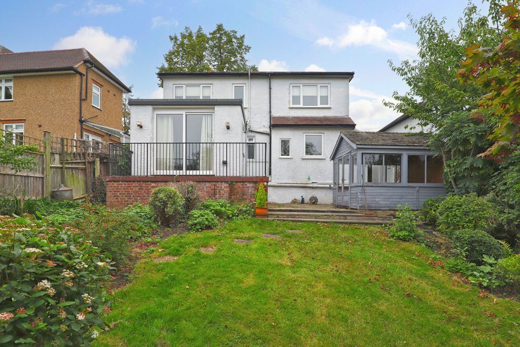 Additional image 7 of 3 bed detached house for saleRoebuck Lane, Buckhurst Hill IG9