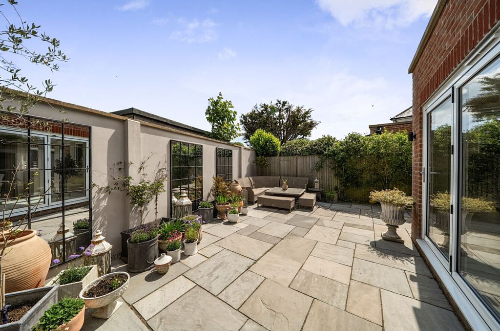 Additional image 9 of 4 bed detached house for saleLyndhurst Place, Chichester PO19