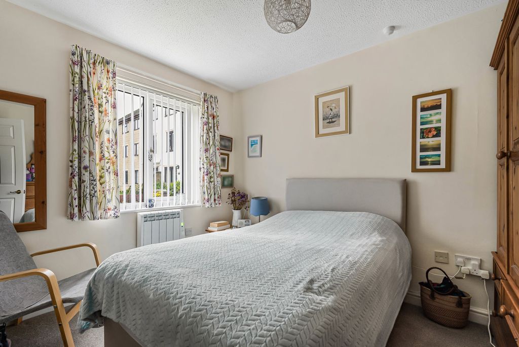 Additional image 7 of 2 bed flat for saleBarclay Court, Trafalgar Road, Cirencester, Gloucestershire GL7