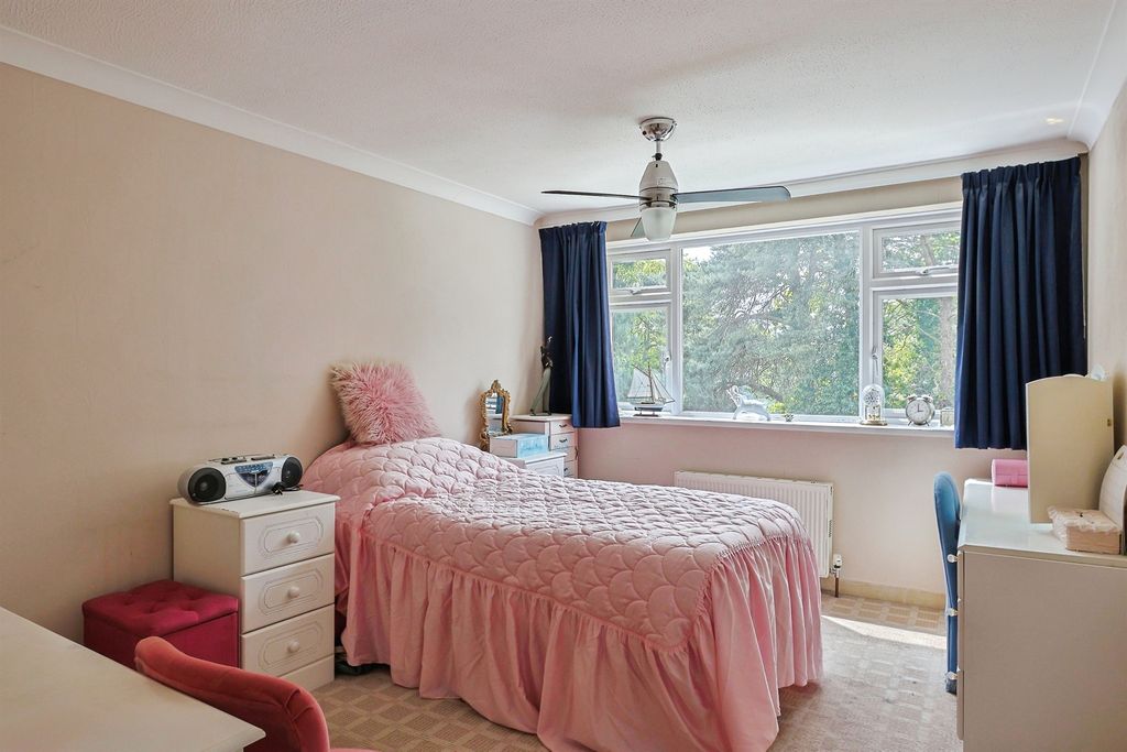 Additional image 14 of 4 bed detached house for saleDurlston Crescent, Christchurch BH23