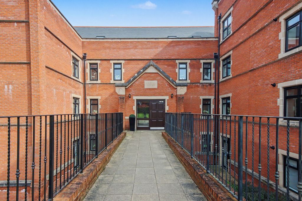 Additional image 6 of 2 bed flat for saleArgyll House, Royal Connaught Park, Bushey WD23