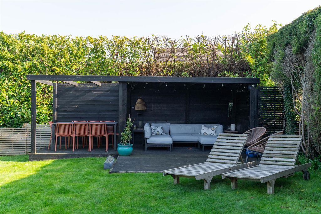 Additional image 52 of 4 bed detached house for saleWalton Back Lane, Walton, Chesterfield S42
