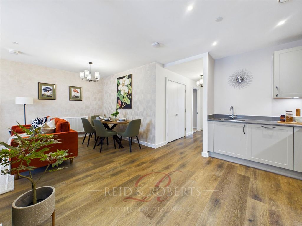 Additional image 8 of 2 bed flat for saleHathaway Lane, Great Boughton, Chester CH3