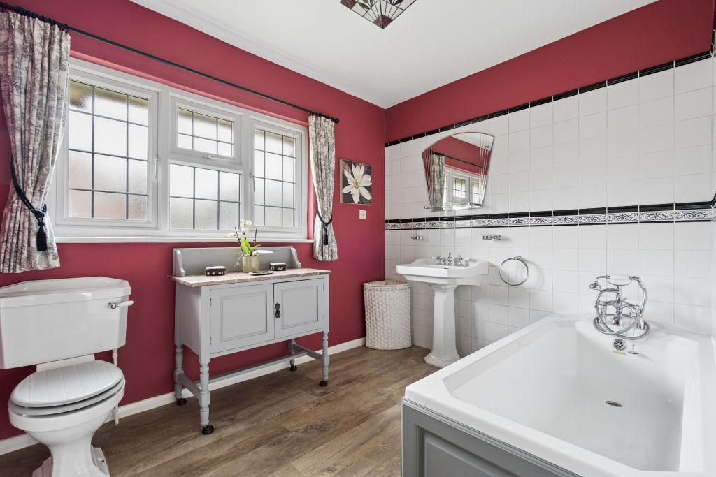 Additional image 7 of 5 bed detached house for saleManor Way, Chesham HP5
